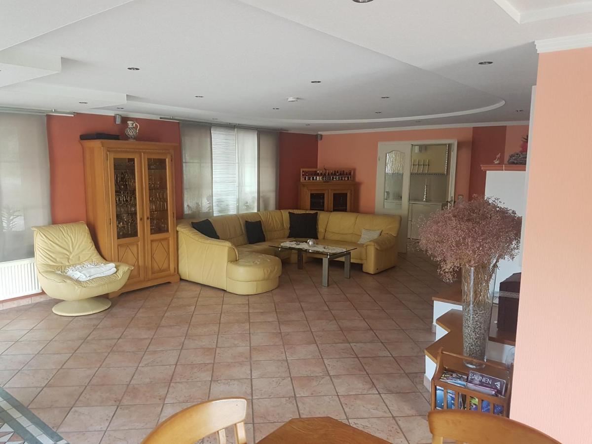Lindenhaus Apartment Weywertz Bagian luar foto